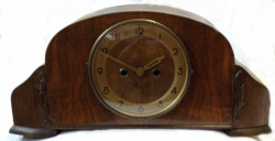 Repair of a table clock with escapement and striking mechanism from the beginning of 1900